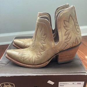 Ariat Women’s Ankle Cowgirl boots